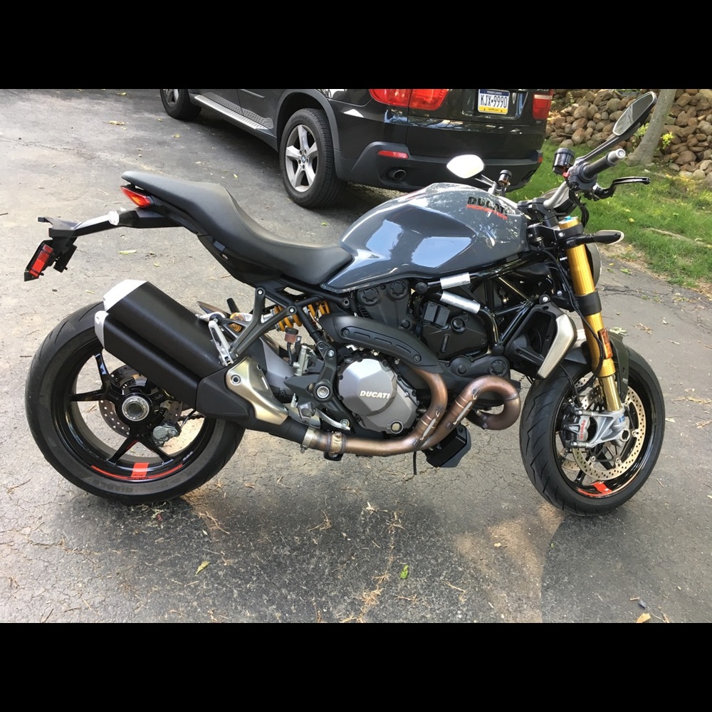 Meet your Posher, Les